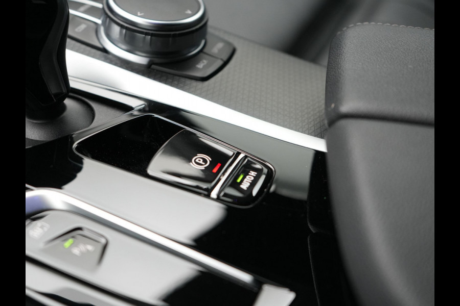 BMW 5 Serie Touring 530e M Sport Plug In Hybrid 293pk PHEV | Trekhaak af Fabriek | Laser LED | Adaptive Cruise | Head Up | Camera | Keyless | Lederen Sportstoelen | Apple Carplay | Sfeerverlichting |