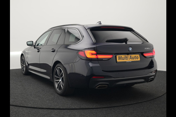 BMW 5 Serie Touring 530e M Sport Plug In Hybrid 293pk PHEV | Trekhaak af Fabriek | Laser LED | Adaptive Cruise | Head Up | Camera | Keyless | Lederen Sportstoelen | Apple Carplay | Sfeerverlichting |