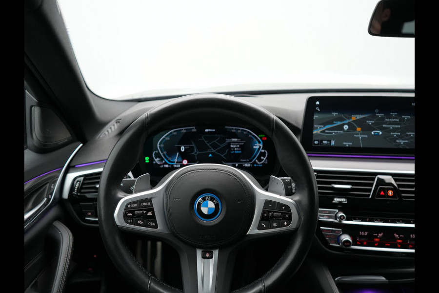BMW 5 Serie Touring 530e M Sport Plug In Hybrid 293pk PHEV | Trekhaak af Fabriek | Laser LED | Adaptive Cruise | Head Up | Camera | Keyless | Lederen Sportstoelen | Apple Carplay | Sfeerverlichting |