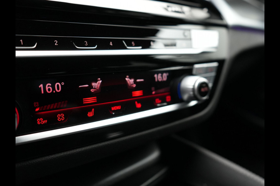 BMW 5 Serie Touring 530e M Sport Plug In Hybrid 293pk PHEV | Trekhaak af Fabriek | Laser LED | Adaptive Cruise | Head Up | Camera | Keyless | Lederen Sportstoelen | Apple Carplay | Sfeerverlichting |