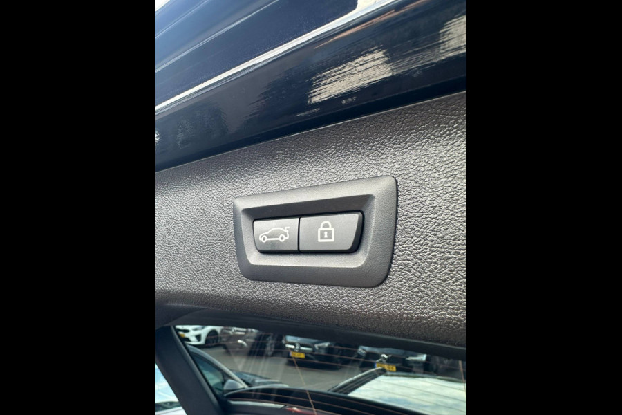 BMW 5 Serie Touring 530e M Sport Plug In Hybrid 293pk PHEV | Trekhaak af Fabriek | Laser LED | Adaptive Cruise | Head Up | Camera | Keyless | Lederen Sportstoelen | Apple Carplay | Sfeerverlichting |