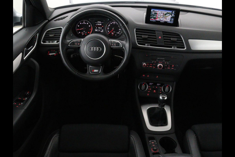 Audi Q3 1.4 TFSI Sport S Line Edition | Origineel NL | Half leder | Trekhaak | Full LED | Sportstoelen | Navigatie | Climate control | Parkeerhulp | Cruise control | Bluetooth | Getint glas