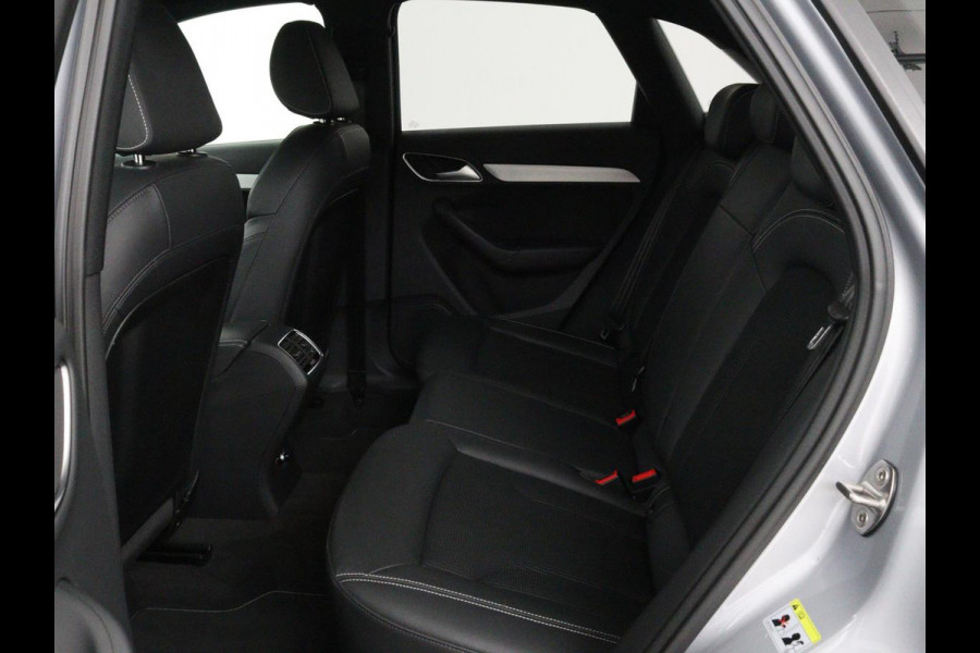 Audi Q3 1.4 TFSI Sport S Line Edition | Origineel NL | Half leder | Trekhaak | Full LED | Sportstoelen | Navigatie | Climate control | Parkeerhulp | Cruise control | Bluetooth | Getint glas