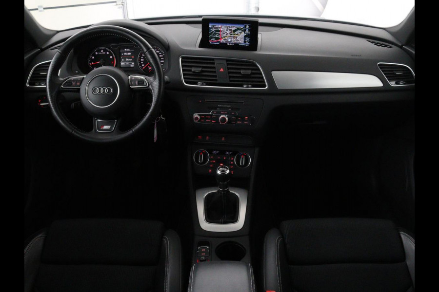 Audi Q3 1.4 TFSI Sport S Line Edition | Origineel NL | Half leder | Trekhaak | Full LED | Sportstoelen | Navigatie | Climate control | Parkeerhulp | Cruise control | Bluetooth | Getint glas