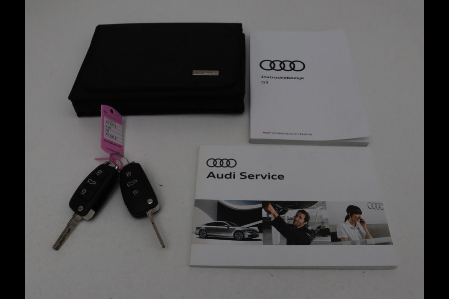 Audi Q3 1.4 TFSI Sport S Line Edition | Origineel NL | Half leder | Trekhaak | Full LED | Sportstoelen | Navigatie | Climate control | Parkeerhulp | Cruise control | Bluetooth | Getint glas