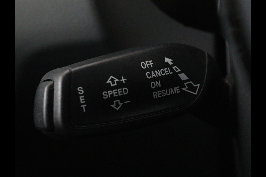 Audi Q3 1.4 TFSI Sport S Line Edition | Origineel NL | Half leder | Trekhaak | Full LED | Sportstoelen | Navigatie | Climate control | Parkeerhulp | Cruise control | Bluetooth | Getint glas
