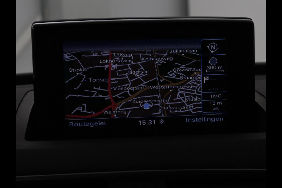 Audi Q3 1.4 TFSI Sport S Line Edition | Origineel NL | Half leder | Trekhaak | Full LED | Sportstoelen | Navigatie | Climate control | Parkeerhulp | Cruise control | Bluetooth | Getint glas