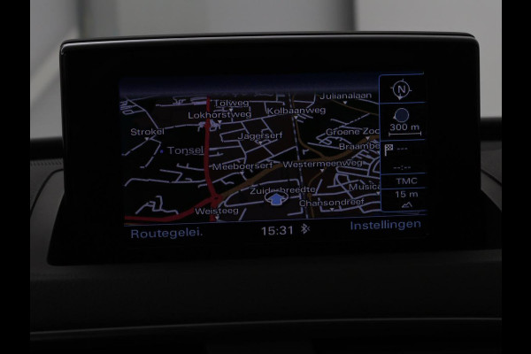 Audi Q3 1.4 TFSI Sport S Line Edition | Origineel NL | Half leder | Trekhaak | Full LED | Sportstoelen | Navigatie | Climate control | Parkeerhulp | Cruise control | Bluetooth | Getint glas