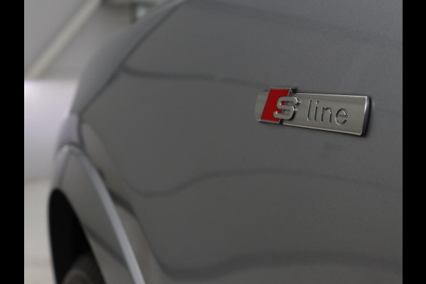 Audi Q3 1.4 TFSI Sport S Line Edition | Origineel NL | Half leder | Trekhaak | Full LED | Sportstoelen | Navigatie | Climate control | Parkeerhulp | Cruise control | Bluetooth | Getint glas