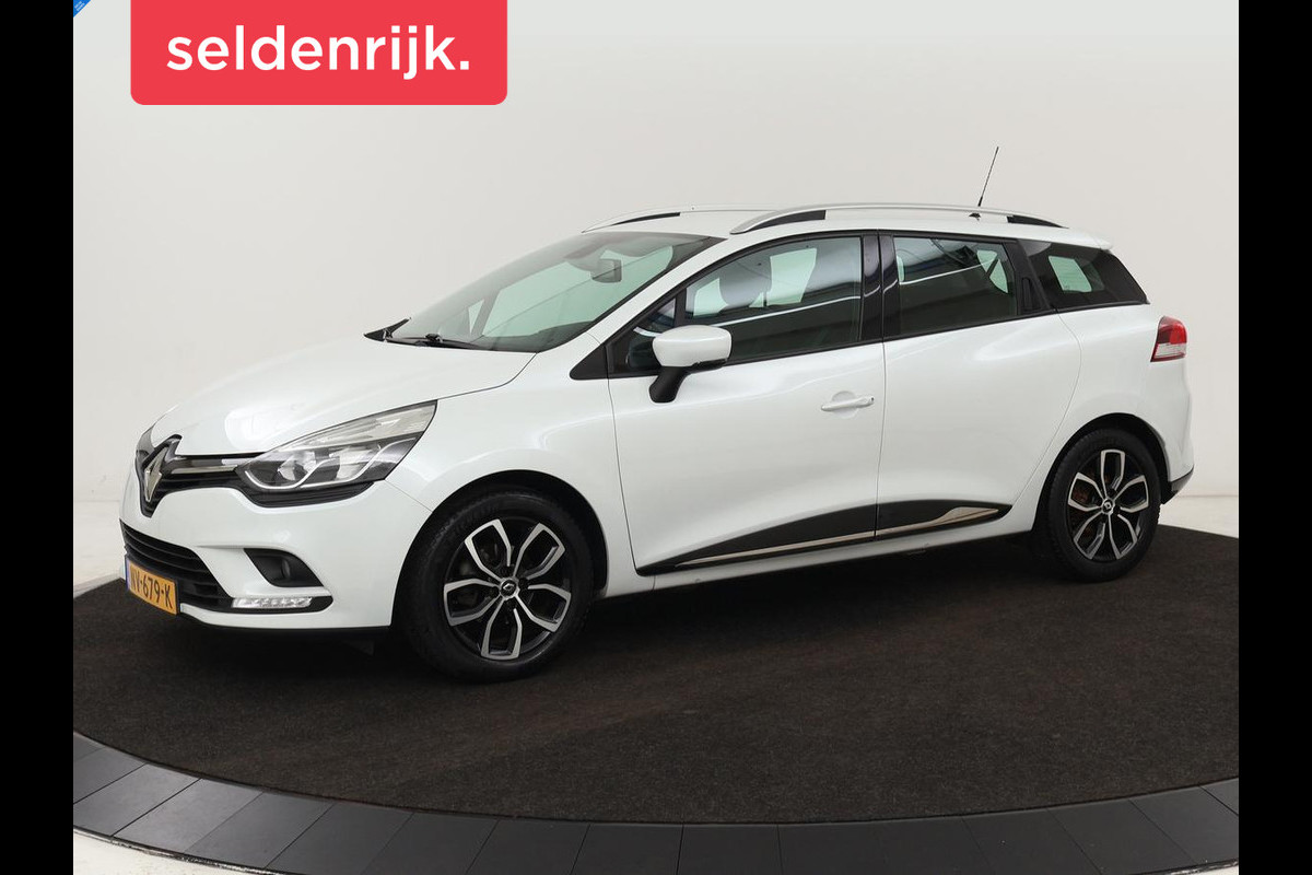 Renault Clio 1.2 TCe Zen | Automaat | Camera | Trekhaak | Navigatie | Climate control | Cruise control | Bluetooth Renault Clio 1.2 TCe Zen | Automaat | Camera | Trekhaak | Navigatie | Climate control | Cruise control | Bluetooth