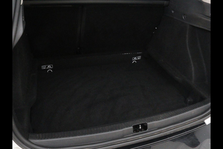 Renault Clio 1.2 TCe Zen | Automaat | Camera | Trekhaak | Navigatie | Climate control | Cruise control | Bluetooth