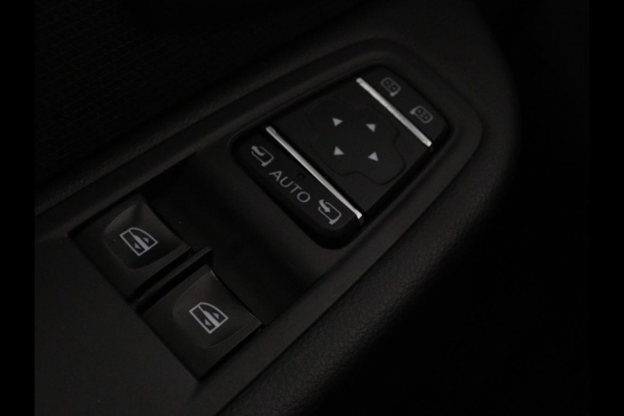 Renault Clio 1.2 TCe Zen | Automaat | Camera | Trekhaak | Navigatie | Climate control | Cruise control | Bluetooth