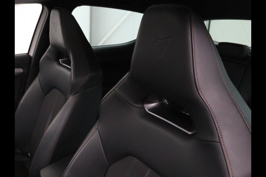 CUPRA Leon 1.4 e-Hybrid VZ Performance | Panoramadak | Stoel & stuurverwarming | Adaptive cruise | Camera | Carplay | Navigatie | Sfeerverlichting | Keyless | Full LED | PHEV
