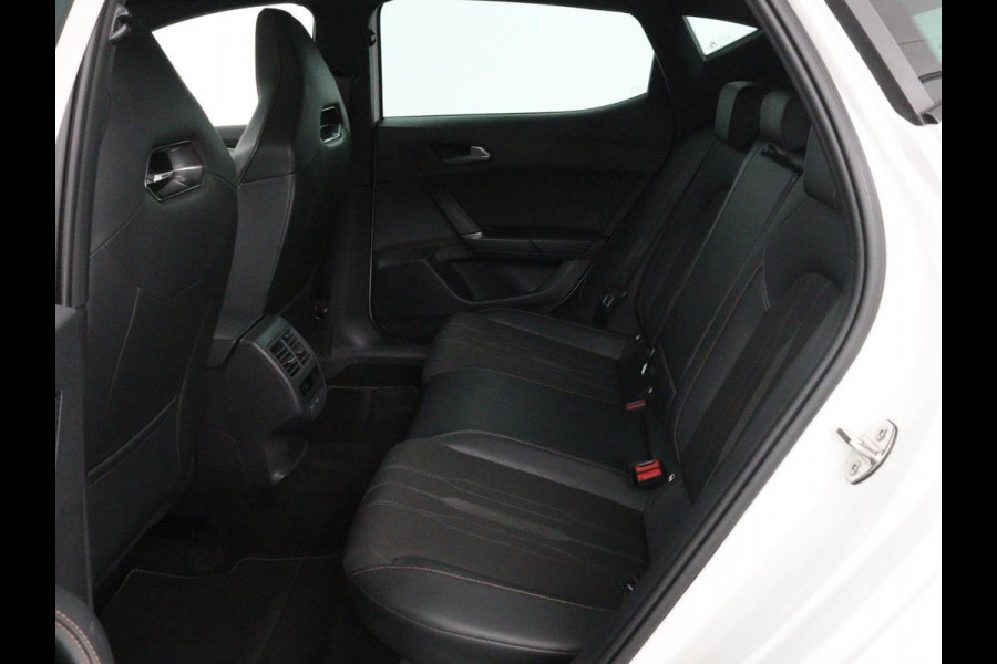 CUPRA Leon 1.4 e-Hybrid VZ Performance | Panoramadak | Stoel & stuurverwarming | Adaptive cruise | Camera | Carplay | Navigatie | Sfeerverlichting | Keyless | Full LED | PHEV