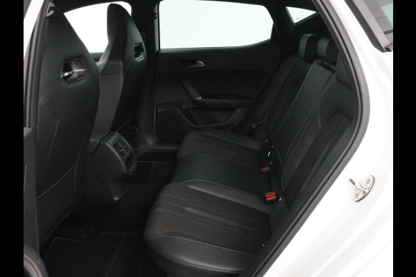 CUPRA Leon 1.4 e-Hybrid VZ Performance | Panoramadak | Stoel & stuurverwarming | Adaptive cruise | Camera | Carplay | Navigatie | Sfeerverlichting | Keyless | Full LED | PHEV