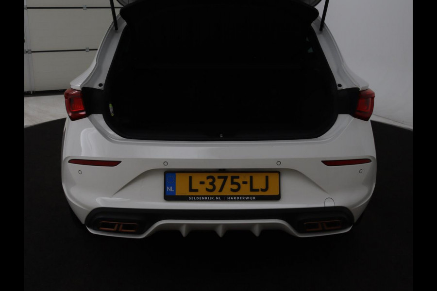 CUPRA Leon 1.4 e-Hybrid VZ Performance | Panoramadak | Stoel & stuurverwarming | Adaptive cruise | Camera | Carplay | Navigatie | Sfeerverlichting | Keyless | Full LED | PHEV