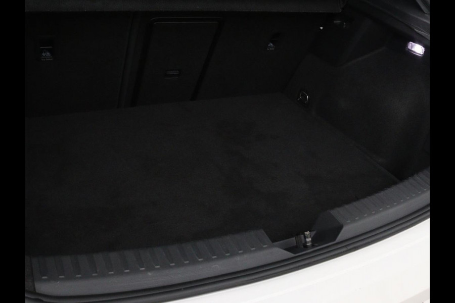 CUPRA Leon 1.4 e-Hybrid VZ Performance | Panoramadak | Stoel & stuurverwarming | Adaptive cruise | Camera | Carplay | Navigatie | Sfeerverlichting | Keyless | Full LED | PHEV