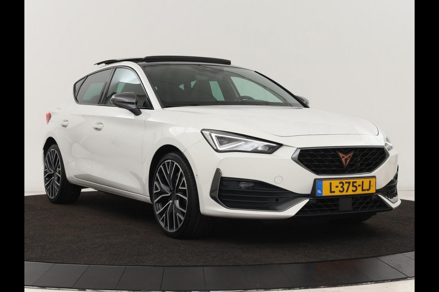 CUPRA Leon 1.4 e-Hybrid VZ Performance | Panoramadak | Stoel & stuurverwarming | Adaptive cruise | Camera | Carplay | Navigatie | Sfeerverlichting | Keyless | Full LED | PHEV