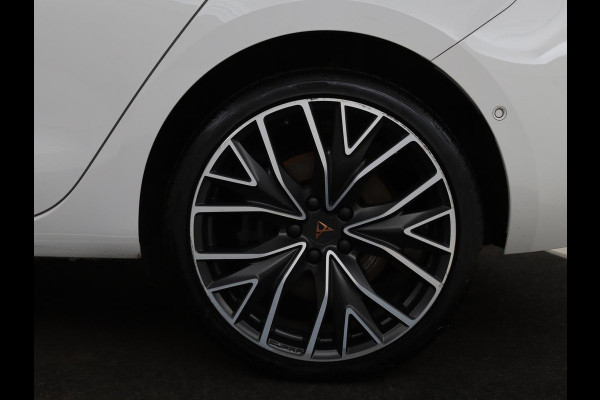 CUPRA Leon 1.4 e-Hybrid VZ Performance | Panoramadak | Stoel & stuurverwarming | Adaptive cruise | Camera | Carplay | Navigatie | Sfeerverlichting | Keyless | Full LED | PHEV