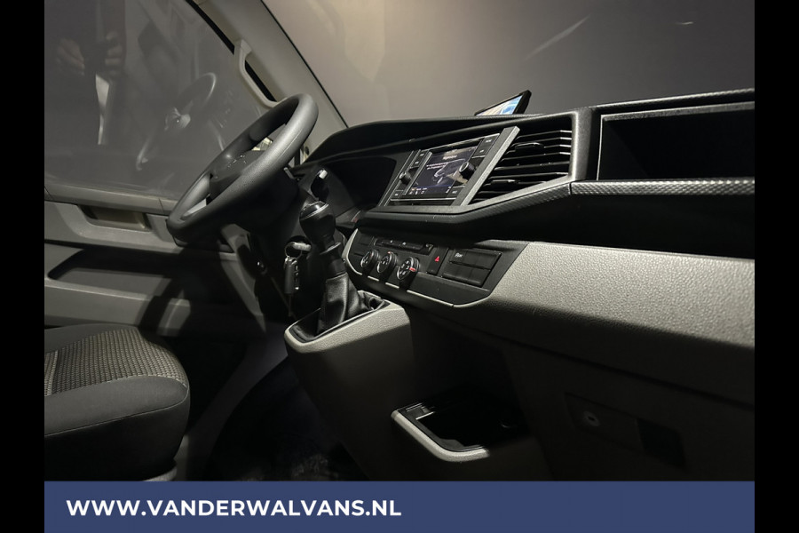Volkswagen Transporter 2.0 TDI L2H1 Euro6 Airco | Apple Carplay | Cruisecontrol | Camera | Trekhaak Android auto, Parkeersensoren,