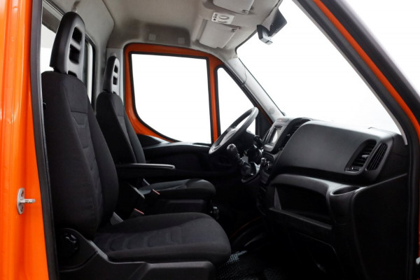 Iveco Daily 35C14 136pk Euro6 Open Laadbak met laadklep en trekhaak 3500kg 10-2018