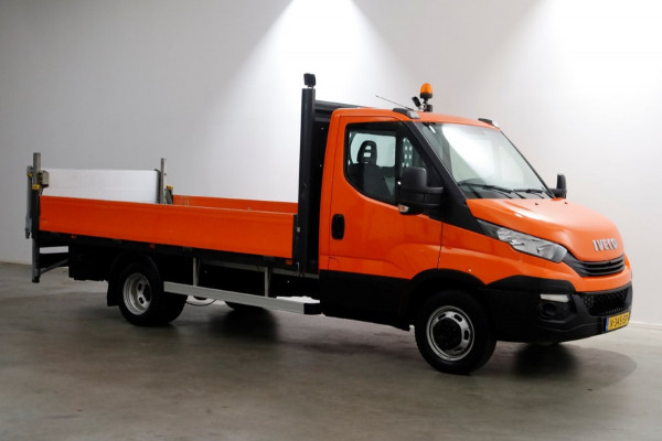 Iveco Daily 35C14 136pk Euro6 Open Laadbak met laadklep en trekhaak 3500kg 10-2018