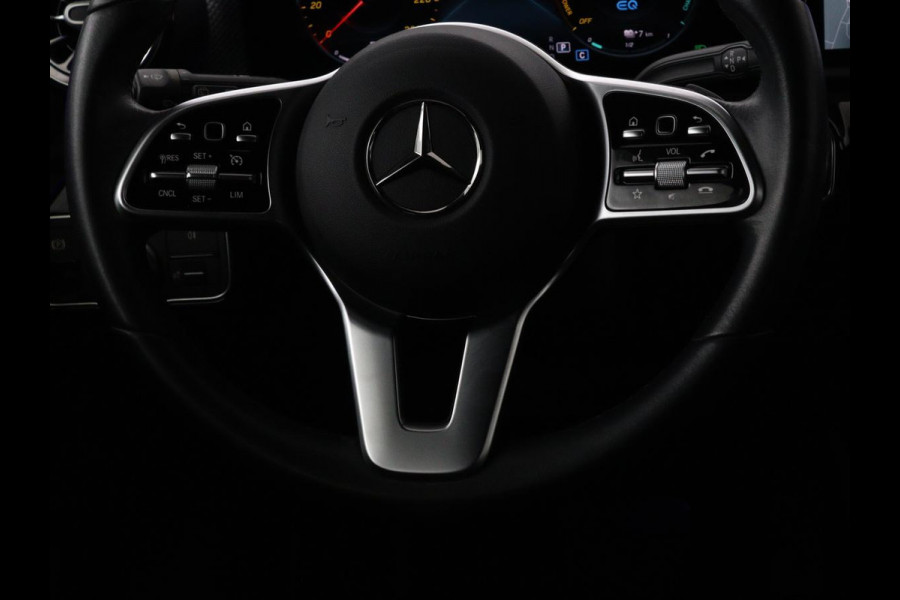 Mercedes-Benz A-Klasse 250e Urban | Leder | Stoelverwarming | Trekhaak | Camera | Sfeerverlichting | Widescreen | Park Assist | Navigatie | Full LED