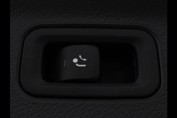 Mercedes-Benz A-Klasse 250e Urban | Leder | Stoelverwarming | Trekhaak | Camera | Sfeerverlichting | Widescreen | Park Assist | Navigatie | Full LED