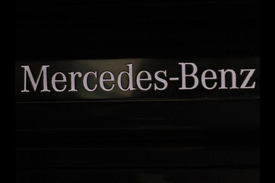Mercedes-Benz A-Klasse 250e Urban | Leder | Stoelverwarming | Trekhaak | Camera | Sfeerverlichting | Widescreen | Park Assist | Navigatie | Full LED