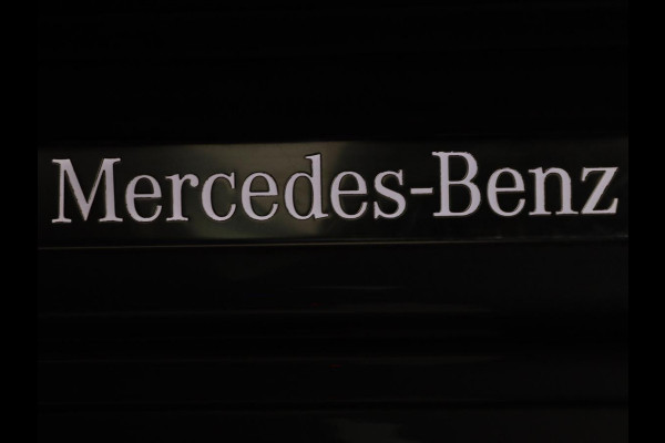 Mercedes-Benz A-Klasse 250e Urban | Leder | Stoelverwarming | Trekhaak | Camera | Sfeerverlichting | Widescreen | Park Assist | Navigatie | Full LED