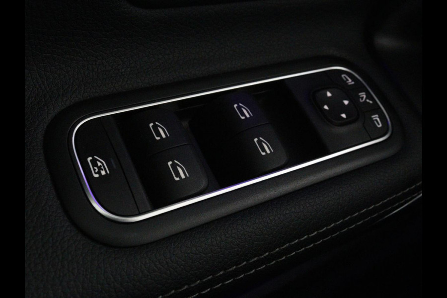 Mercedes-Benz A-Klasse 250e Urban | Leder | Stoelverwarming | Trekhaak | Camera | Sfeerverlichting | Widescreen | Park Assist | Navigatie | Full LED