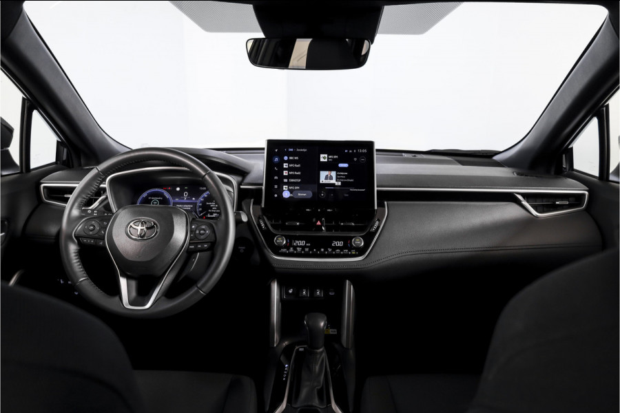 Toyota Corolla Cross Hybrid 140 Style | Dig. Cockpit | Adapt. Cruise | Stoel+-Stuurverw. | Trekhaak | PDC | Camera | NAV+App. Connect | Elek. Klep | ECC | LM 18" |