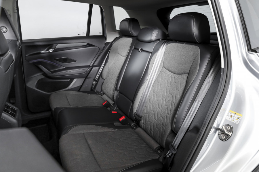 Volkswagen Tiguan 1.5 eTSI 150 PK Life Edition - DSG Automaat | Dig. Cockpit | Adapt. Cruise | Stoel+-Stuurverw. | PDC | Camera | App. Connect | ECC | Elek. Klep | DAB | LM 17" | 4378
