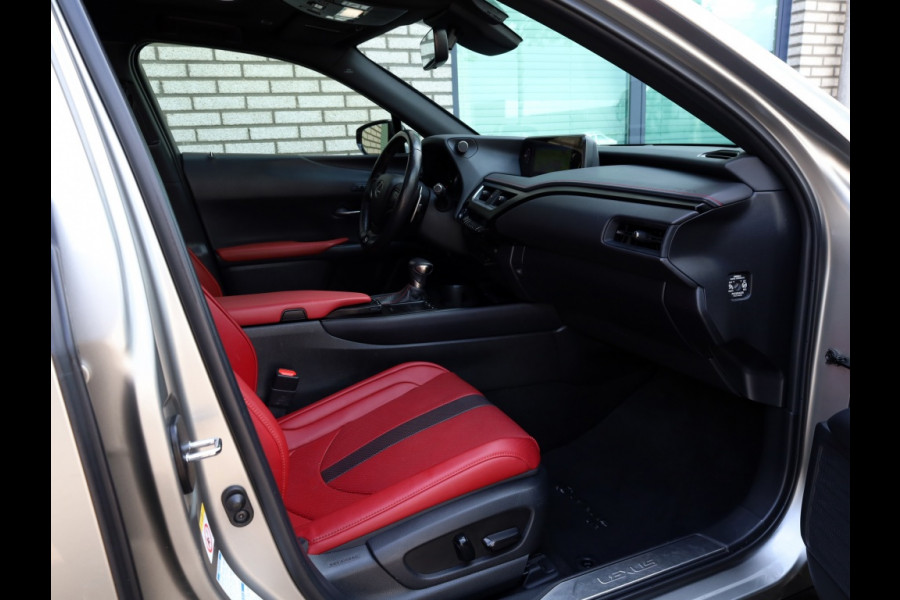 Lexus UX 250h AWD F Sport Premium | Mark Levinson | Schuifdak | 360 Camer
