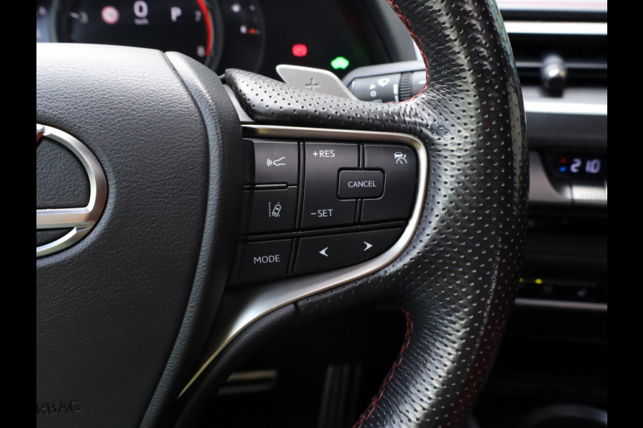 Lexus UX 250h AWD F Sport Premium | Mark Levinson | Schuifdak | 360 Camer