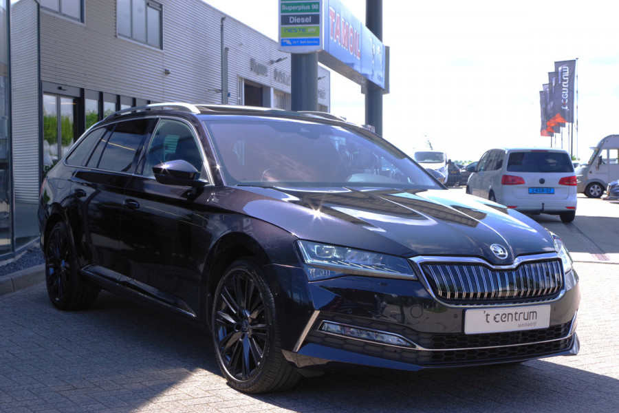 Škoda Superb Combi 1.4 TSI iV 218 PK Laurin & Klement PHEV, Leder, Panoramdak, 4 x Stoelverwarming, Camera