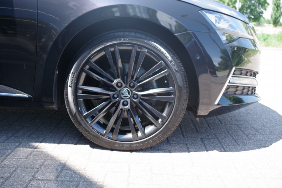 Škoda Superb Combi 1.4 TSI iV 218 PK Laurin & Klement PHEV, Leder, Panoramdak, 4 x Stoelverwarming, Camera