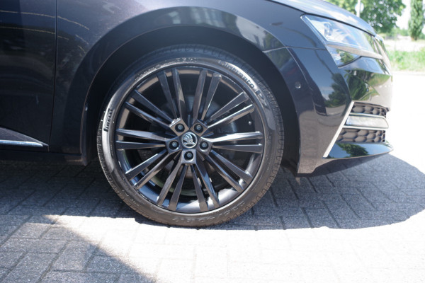 Škoda Superb Combi 1.4 TSI iV 218 PK Laurin & Klement PHEV, Leder, Panoramdak, 4 x Stoelverwarming, Camera