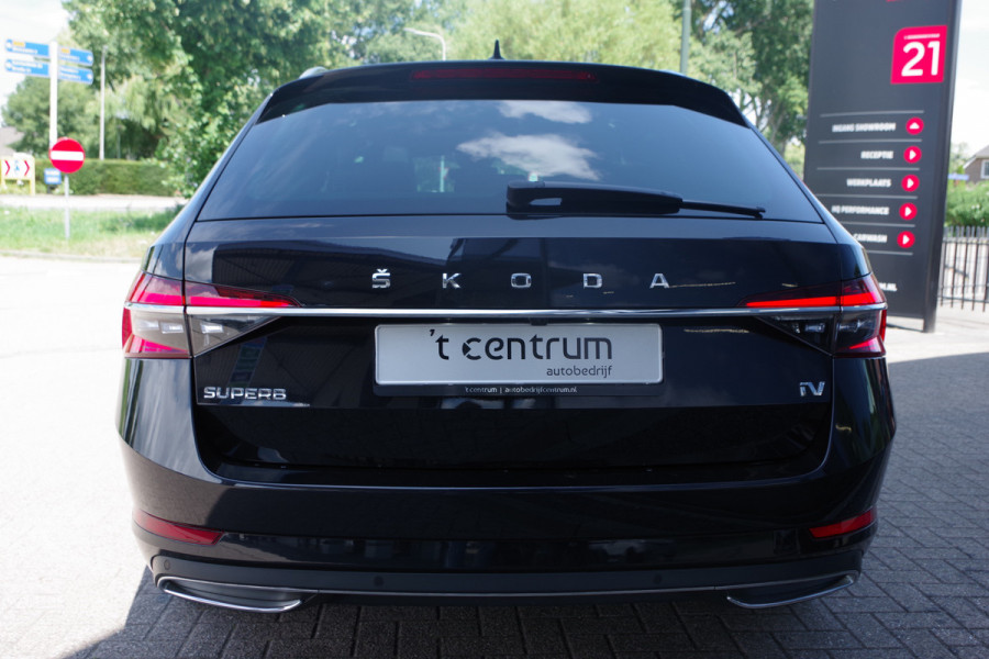 Škoda Superb Combi 1.4 TSI iV 218 PK Laurin & Klement PHEV, Leder, Panoramdak, 4 x Stoelverwarming, Camera