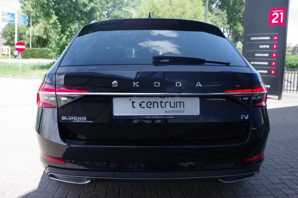 Škoda Superb Combi 1.4 TSI iV 218 PK Laurin & Klement PHEV, Leder, Panoramdak, 4 x Stoelverwarming, Camera