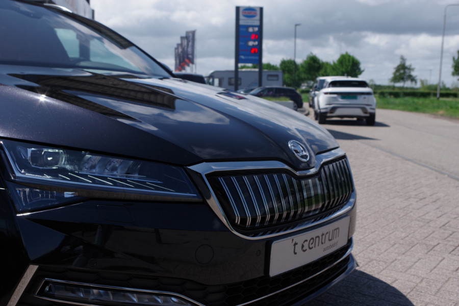 Škoda Superb Combi 1.4 TSI iV 218 PK Laurin & Klement PHEV, Leder, Panoramdak, 4 x Stoelverwarming, Camera