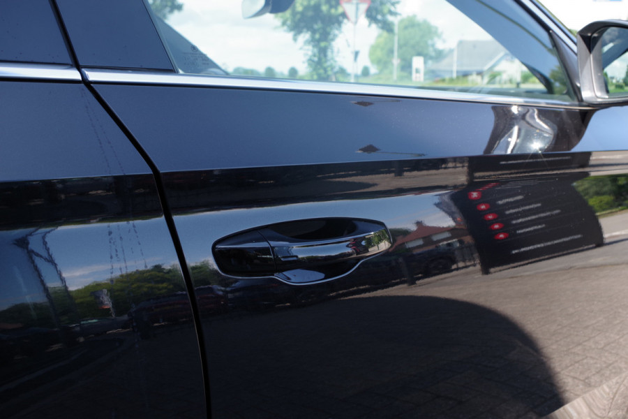Škoda Superb Combi 1.4 TSI iV 218 PK Laurin & Klement PHEV, Leder, Panoramdak, 4 x Stoelverwarming, Camera