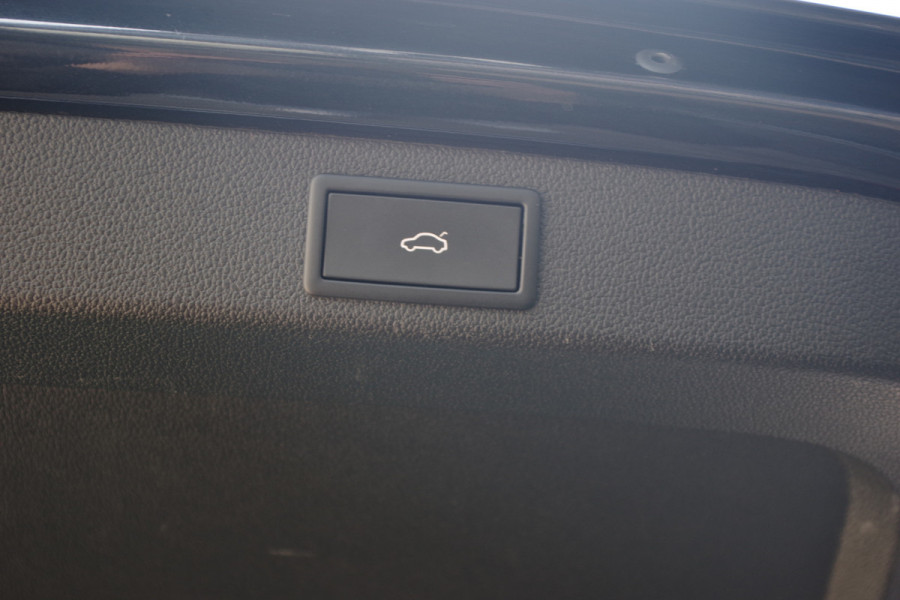 Škoda Superb Combi 1.4 TSI iV 218 PK Laurin & Klement PHEV, Leder, Panoramdak, 4 x Stoelverwarming, Camera