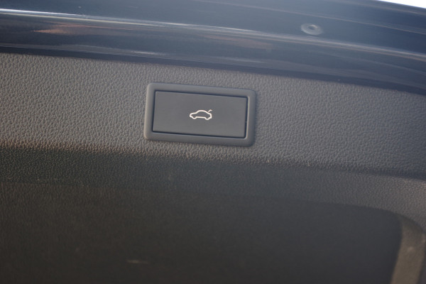 Škoda Superb Combi 1.4 TSI iV 218 PK Laurin & Klement PHEV, Leder, Panoramdak, 4 x Stoelverwarming, Camera