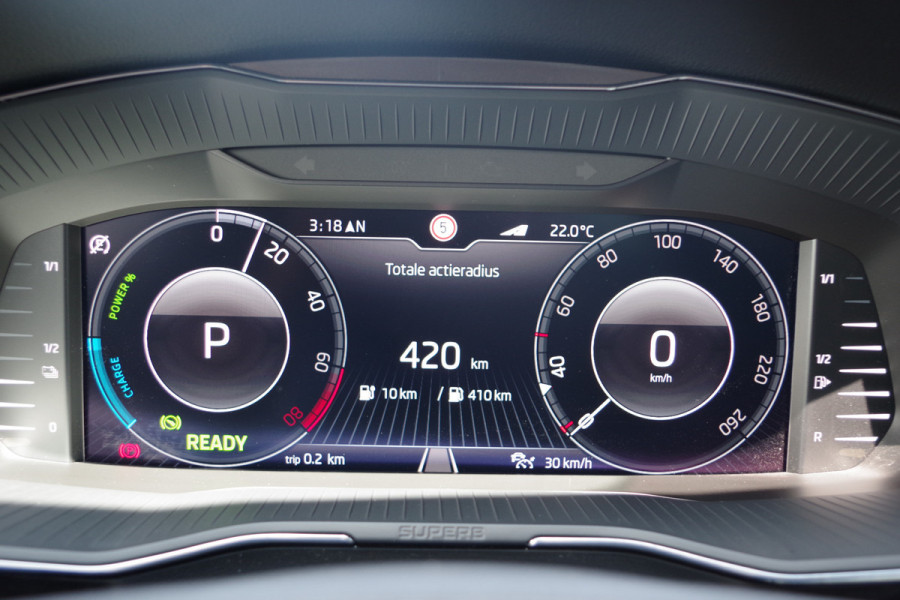 Škoda Superb Combi 1.4 TSI iV 218 PK Laurin & Klement PHEV, Leder, Panoramdak, 4 x Stoelverwarming, Camera
