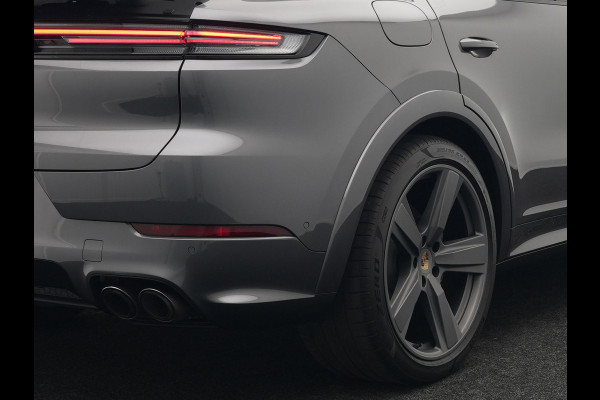 Porsche Cayenne Coupé 3.0 E-Hybrid Plug In Hybrid 462PK Dealer O.H Facelift PHEV | Panodak | Luchtvering | Sportuitlaat | 4 Wiel Besturing | PDLS+ | Sport Chrono | InnoDrive Adaptive Cruise | SportDesign | Head up | Soft Close | 22"L.M | 360 Camera | 18-voudige leder