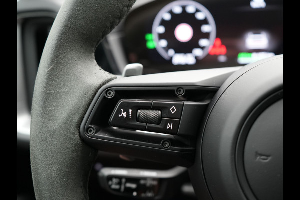 Porsche Cayenne Coupé 3.0 E-Hybrid Plug In Hybrid 462PK Dealer O.H Facelift PHEV | Panodak | Luchtvering | Sportuitlaat | 4 Wiel Besturing | PDLS+ | Sport Chrono | InnoDrive Adaptive Cruise | SportDesign | Head up | Soft Close | 22"L.M | 360 Camera | 18-voudige leder