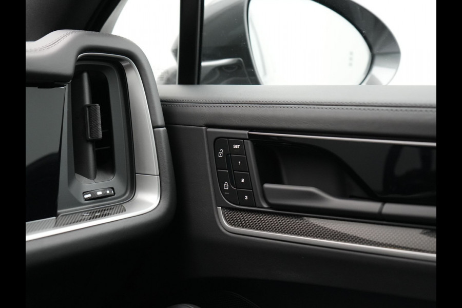 Porsche Cayenne Coupé 3.0 E-Hybrid Plug In Hybrid 462PK Dealer O.H Facelift PHEV | Panodak | Luchtvering | Sportuitlaat | 4 Wiel Besturing | PDLS+ | Sport Chrono | InnoDrive Adaptive Cruise | SportDesign | Head up | Soft Close | 22"L.M | 360 Camera | 18-voudige leder