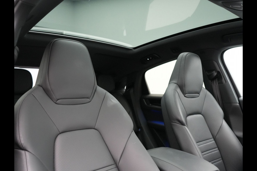 Porsche Cayenne Coupé 3.0 E-Hybrid Plug In Hybrid 462PK Dealer O.H Facelift PHEV | Panodak | Luchtvering | Sportuitlaat | 4 Wiel Besturing | PDLS+ | Sport Chrono | InnoDrive Adaptive Cruise | SportDesign | Head up | Soft Close | 22"L.M | 360 Camera | 18-voudige leder