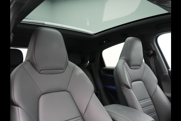 Porsche Cayenne Coupé 3.0 E-Hybrid Plug In Hybrid 462PK Dealer O.H Facelift PHEV | Panodak | Luchtvering | Sportuitlaat | 4 Wiel Besturing | PDLS+ | Sport Chrono | InnoDrive Adaptive Cruise | SportDesign | Head up | Soft Close | 22"L.M | 360 Camera | 18-voudige leder